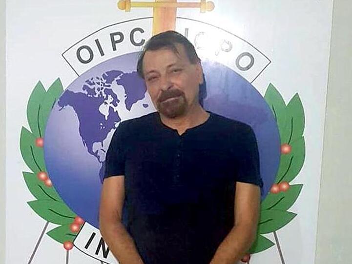 Das von der italienischen Polizia di Stato zur Verfügung gestellte Foto zeigt Cesare Battisti nach seiner Festnahme in Bolivien.