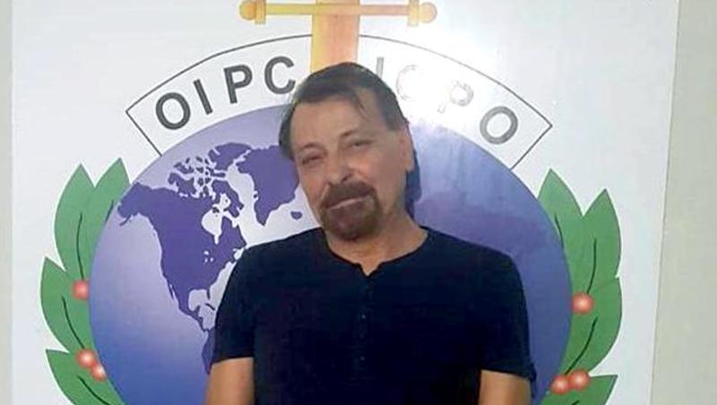 Das von der italienischen Polizia di Stato zur Verfügung gestellte Foto zeigt Cesare Battisti nach seiner Festnahme in Bolivien. Das von der italienischen Polizia di Stato zur Verfügung gestellte Foto zeigt Cesare Battisti nach seiner Festnahme in Bolivien.