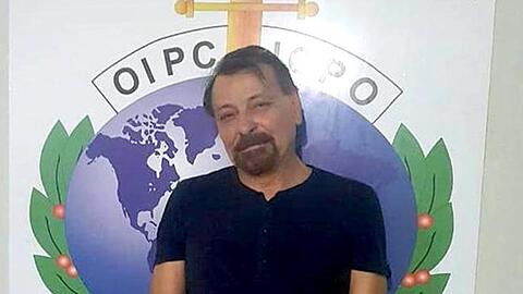 Das von der italienischen Polizia di Stato zur Verfügung gestellte Foto zeigt Cesare Battisti nach seiner Festnahme in Bolivien.
