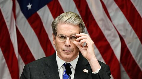 US-Finanzminister Bessent hat die M&ouml;glichkeit einer weiteren Lockerung der Sanktionen auf russisches &Ouml;l ins Spiel gebracht. (Archivbild)