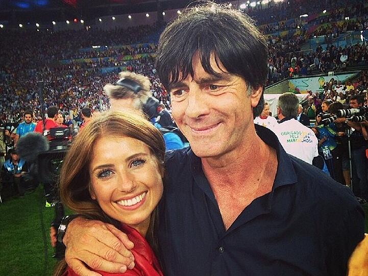 Cathy Fischer hat sich Jogi Löw für einen WM-Schnappschuss geangelt