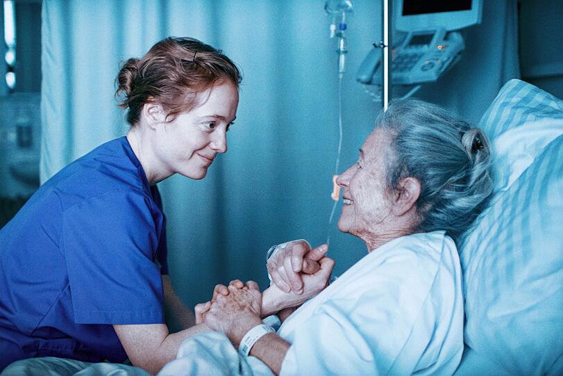Leonie Benesch als aufopferungsvolle Krankenschwester.