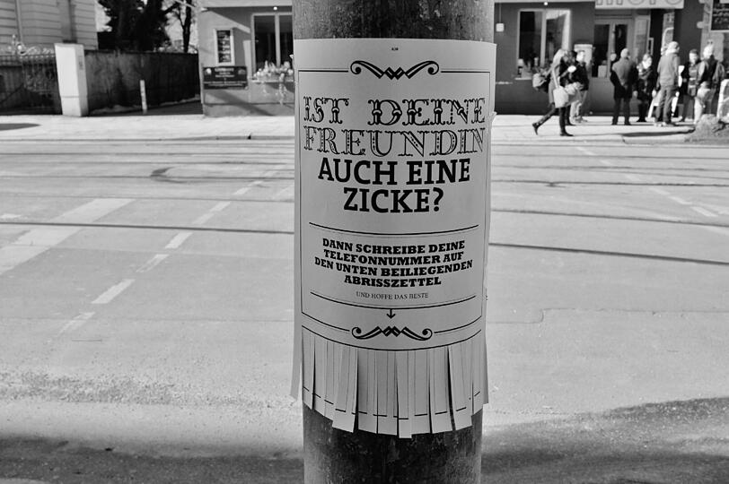 Isarvorstadt: Originelle Schnitzeljagd mit Zettelbotschaften. AZ-Leserin Katharina Kraus ist's aufgefallen.