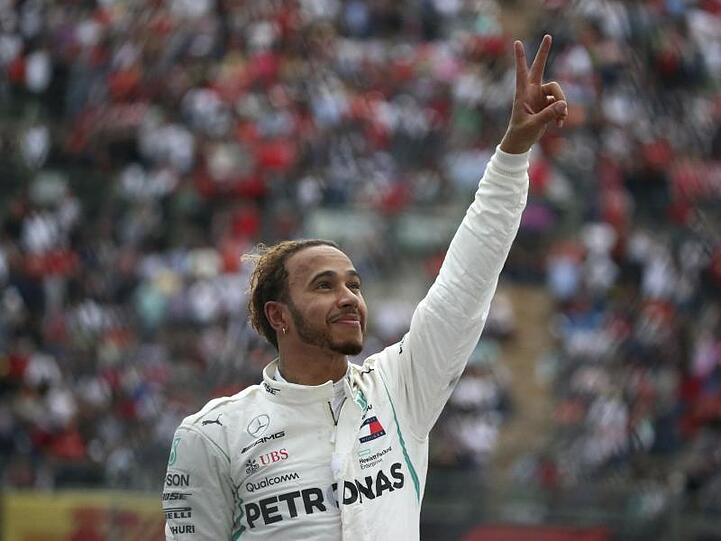 Weltmeister Lewis Hamilton freut sich schon auf seinen neuen Silberpfeil.