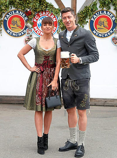 Mit seiner Ehefrau Anna: Robert Lewandowski.