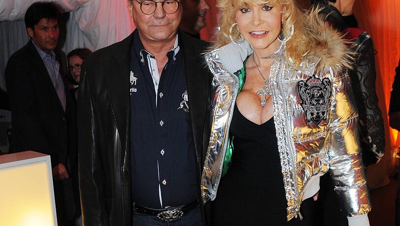 Dolly Buster (hier im Jahr 2010) musste im Juni den Tod ihres Mannes Josef "Dino" Baumberger verkraften. Dolly Buster (hier im Jahr 2010) musste im Juni den Tod ihres Mannes Josef "Dino" Baumberger verkraften.