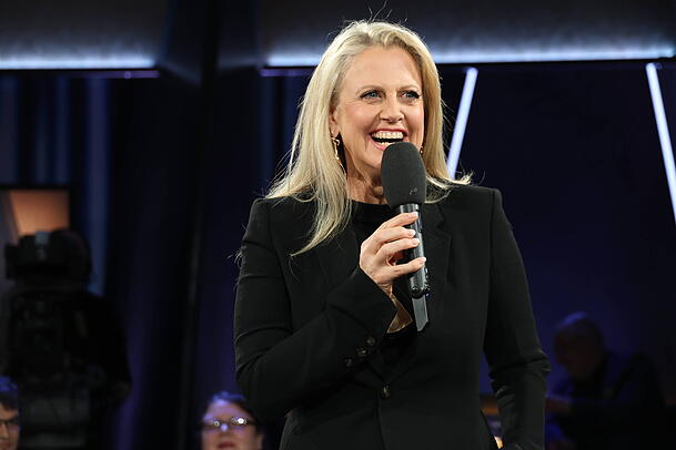 Barbara Schöneberger wird die ORF-Sendung "Wir sind Song Contest" moderieren. Barbara Schöneberger wird die ORF-Sendung "Wir sind Song Contest" moderieren.