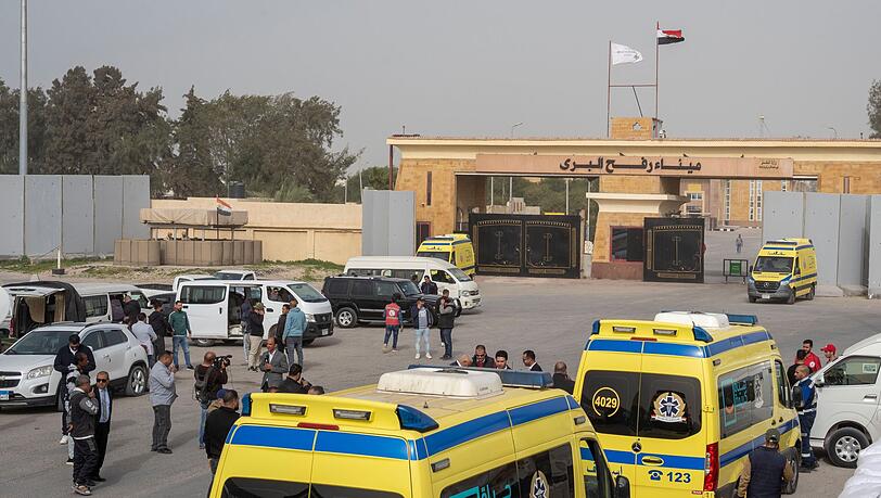 Israel hat angekündigt, der Grenzübergang Rafah vom Gazastreifen nach Ägypten werde am Mittwoch wieder geöffnet. (Archiv-Bild) Israel hat angekündigt, der Grenzübergang Rafah vom Gazastreifen nach Ägypten werde am Mittwoch wieder geöffnet. (Archiv-Bild)