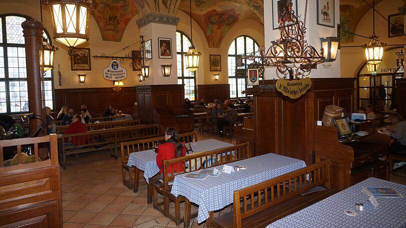 Sogar das weltberühmte Hofbräuhaus am Platzl, eigentlich ein Touristenmagnet, ist in diesen Tagen ziemlich leer.