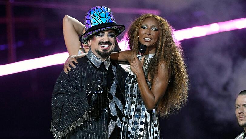 Boy George und Senhit auf der B&uuml;hne des Eurovision Song Contest in Wien.