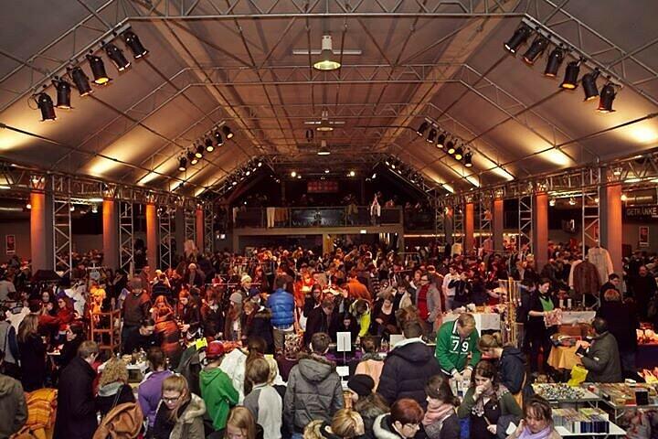 Neben der Tonhalle und dem Zenith findet jetzt auch in der Reithalle ein Nachtflohmarkt statt.