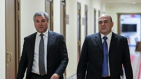 Wjatscheslaw Wolodin (l.), Vorsitzender des russischen Parlaments, und der neue Ministerpräsident Michail Mischustin in der Staatsduma.