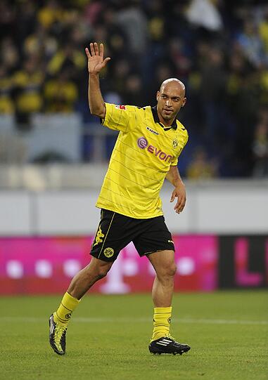Dede, ehemaliger Dortmund-Profi:
&bdquo;Ich drücke natürlich meinen alten Kollegen von Dortmund die Daumen. Bayern spielt zwar zu Hause, aber Dortmund hat die letzten Male gegen Bayern immer gut gespielt. Ich tippe auf einen 2:1 Auswärtssieg mit Toren von Mario (Götze) und Kevin (Großkreutz).&ldquo;
