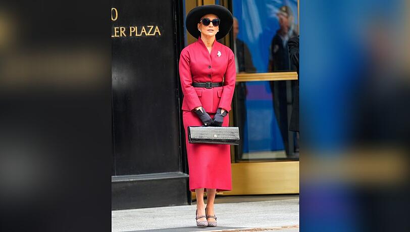 Jennifer Lopez am Set von "The Last Mrs. Parrish" in New York City.