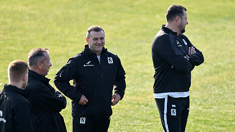 Immer auf dem Trainingsplatz dabei: Gesch&auml;ftsf&uuml;hrer Manfred Paula.