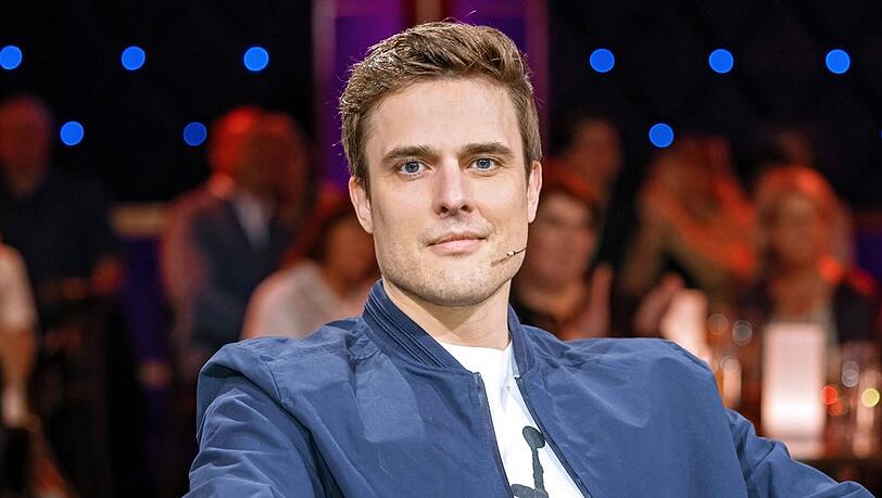Constantin Schreiber, hier bei einer Aufzeichnung zur TV-Show "Riverboat", las an der Uni Jena aus seinem Buch "Glück im Unglück".