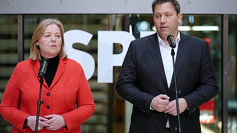 Angez&auml;hlt: die SPD-Vorsitzenden B&auml;rbel Bas (l.) und Lars Klingbeil.
