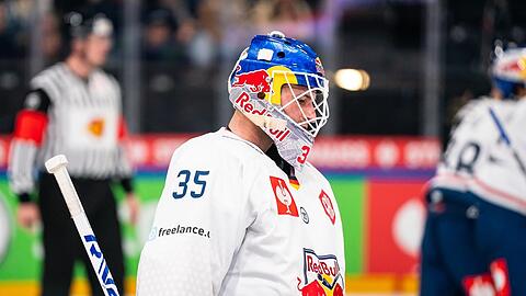 Kein Wunder: Auch mit dem genesenen Goalie Mathias Niederberger findet der EHC den Weg ins CHL-Viertelfinale nicht mehr.