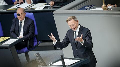 "Vererbt der arme Onkel Schulden, kann man das Erbe ausschlagen, beim Bundeshaushalt kann man das nicht": Bundesfinanzminister Christian Lindner im Bundestag.