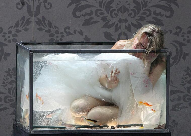 Aufsehenerregende Inszenierung: Christine Opolais als Rusalka im Nationaltheater.