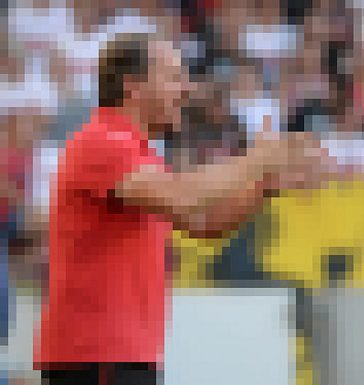 "Den konnte Timo nicht rein machen. Er war noch so mit Küsschen verteilen nach dem 2:2 beschäftigt, dass der Fokus noch nicht darauf lag, ihn rein zu machen."