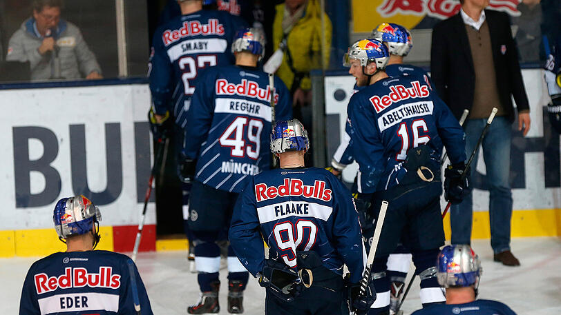 Gefrusteter Abgang: Der EHC Red Bull München verliert das erste Spiel der Halbfinal-Serie gegen die Eisbären Berlin vor 6142 Fans am heimischen Oberwiesenfeld mit 2:3 nach Verlängerung.
