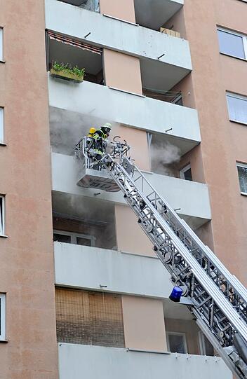 Feuer in einem Münchner Hochhaus: Die Bilder