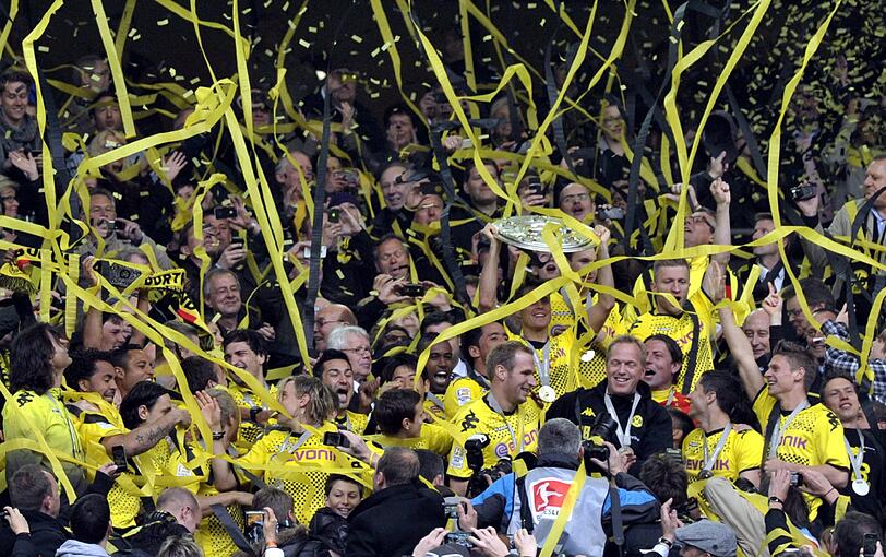 Die Meisterfeier. Dabei stand Der BVB schon vor diesem 34. Spieltag als Titelträger fest.