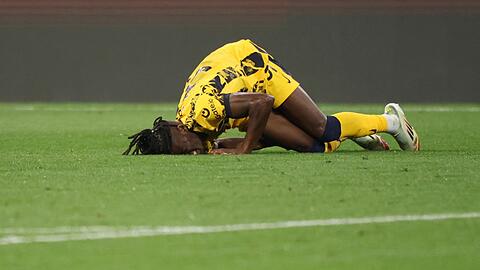 Musste verletzt raus: Yann Aurel Bisseck.