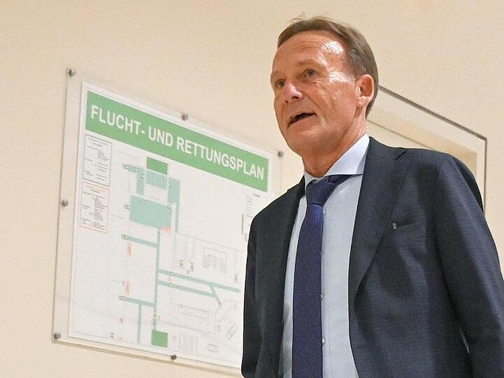 BVB-Geschäftsführer Hans-Joachim Watzke auf dem Weg zur DFL-Mitgliederversammlung.