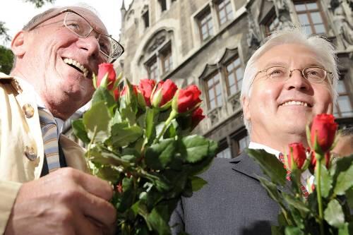 Geballte Flower-Power: Franz Maget und Frank.-Walter Steinmeier