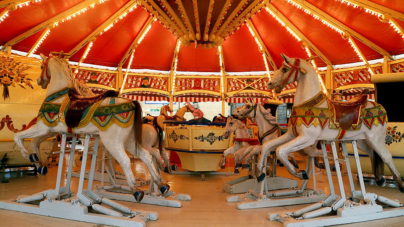Im Museumszelt auf der Oidn Wiesn können Kinder für einen Euro reiten.