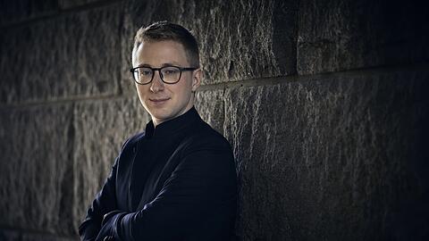 Seit der Saison 2021/2022 ist der Österreicher Patrick Hahn (Jahrgang 1995) Erster Gastdirigent beim Münchner Rundfunkorchester - eine Position, die es nun erstmals in der Geschichte des Orchesters gibt.