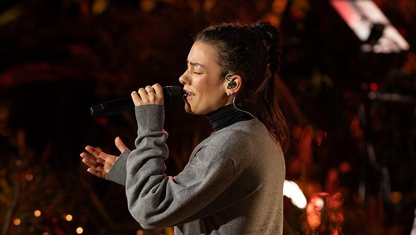 Frida-Gold-S&auml;ngerin Alina S&uuml;ggeler ist Teil der 13. Staffel von "Sing meinen Song - Das Tauschkonzert" (VOX), die im Februar in S&uuml;dafrika aufgezeichnet worden ist.