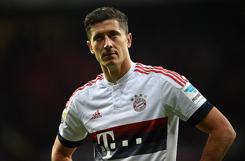 Was ist der polnische Nationalstürmer wert? 70 Millionen Euro, sagt das Portal transfermarkt.de. Damit gehört Lewandowski zu den teuersten Stürmern der Welt und ist im Vergleich mit Mandzukic...
