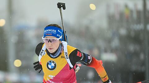Auch in Ruhpolding tritt Franziska Preuß im Gelben Trikot an.