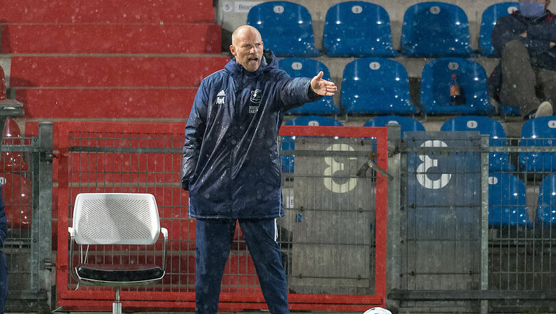 Nach einer desaströsen Reihe an Niederlagen forderten die Unterhachinger Fans in einem Offenen Brief den sofortigen Rauswurf von Trainer Arie van Lent.