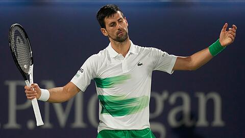 Nicht mehr Erster der Weltrangliste: Novak Djokovic reagiert nach einem verlorenen Punkt.