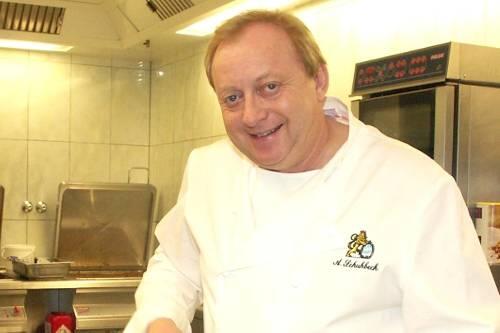 Alfons Schuhbeck wehrt sich gegen die Vorwürfe, überteuerte Produkte zu verkaufen.