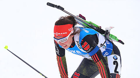 Anstatt am Donnerstag (14.30 Uhr/ARD) im Sprint um ihren fünften Saisonsieg zu kämpfen, muss Laura Dahlmeier in der Heimat das Bett hüten. Sechs Wochen vor der WM in Oslo (3. bis 13. März) ein herber Rückschlag.