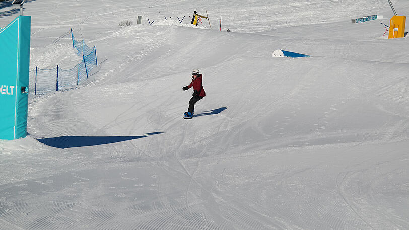 Direkt gegenüber: der Park für die Snowboarder.