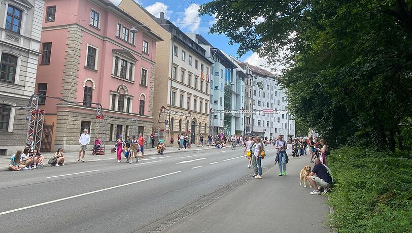 Am neuen Streckenabschnitt in der Blumenstraße bei der Hauptfeuerwache ist es im Moment noch sehr überschaubar. Am neuen Streckenabschnitt in der Blumenstraße bei der Hauptfeuerwache ist es im Moment noch sehr überschaubar.