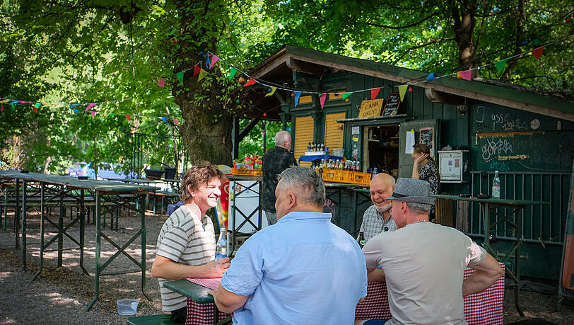 Der Kiosk von Löwig ist das älteste Standl der Stadt: Seit 1848 steht es am Ostufer der Isar an der Wittelsbacherbrücke. Der Kiosk von Löwig ist das älteste Standl der Stadt: Seit 1848 steht es am Ostufer der Isar an der Wittelsbacherbrücke.