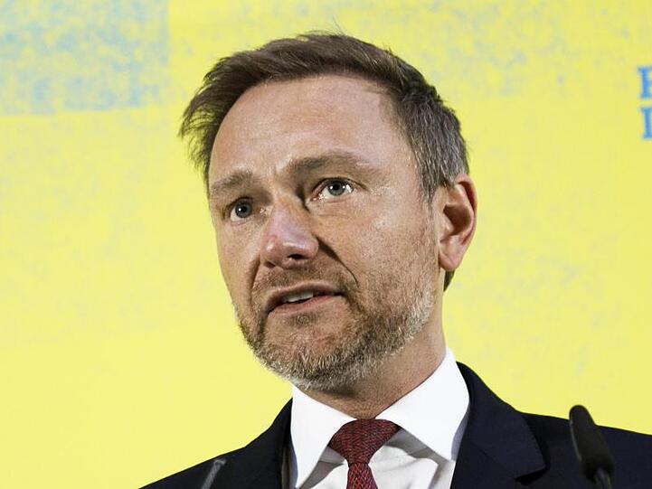 Christian Lindner kritisiert die Teilnahme seines Partei-Kollegen Thomas Kemmerich an Corona-Protesten.