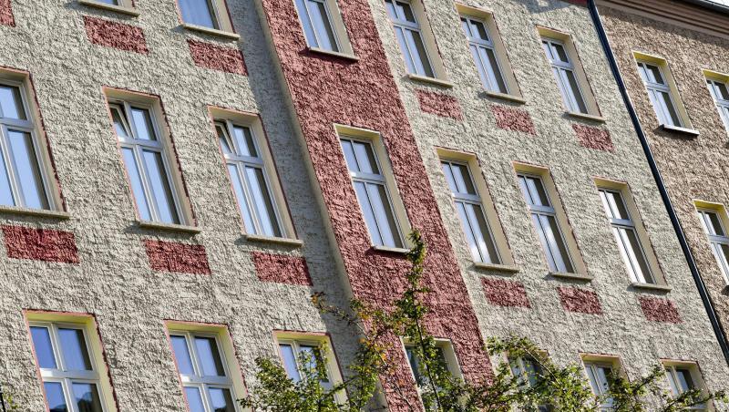 Die Fassade eines Altbaus. Foto: Jens Kalaene/zb/dpa Die Fassade eines Altbaus. Foto: Jens Kalaene/zb/dpa