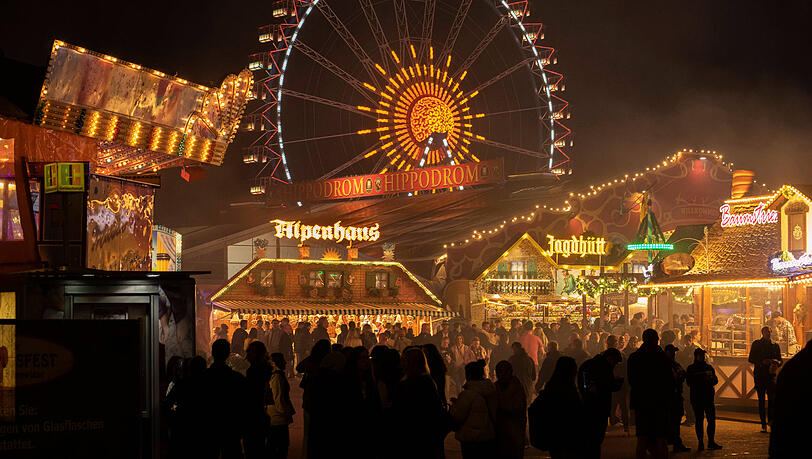 Der Mann ging alleine von der Wiesn nach Hause – doch was ist auf dem Heimweg passiert? (Symbolbild) Der Mann ging alleine von der Wiesn nach Hause – doch was ist auf dem Heimweg passiert? (Symbolbild)