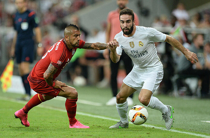 Audi Cup-Finale am 5. August in München: Arturo Vidal (links, FC Bayern) und Dani Carvajal von Real Madrid kämpfen um den Ball.