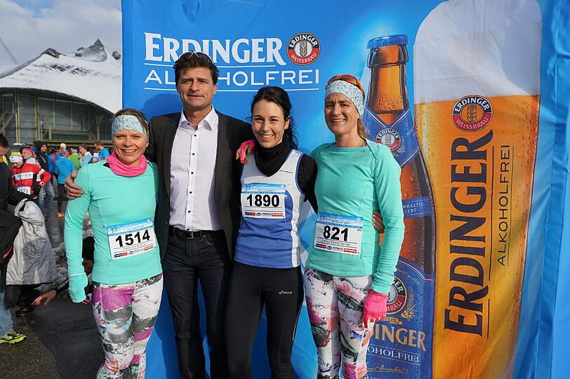 1.100 Läufer nahmen am Samstagvormittag am Winterlauf im Olympiapark in München teil. Hier gibt's die Bilder.