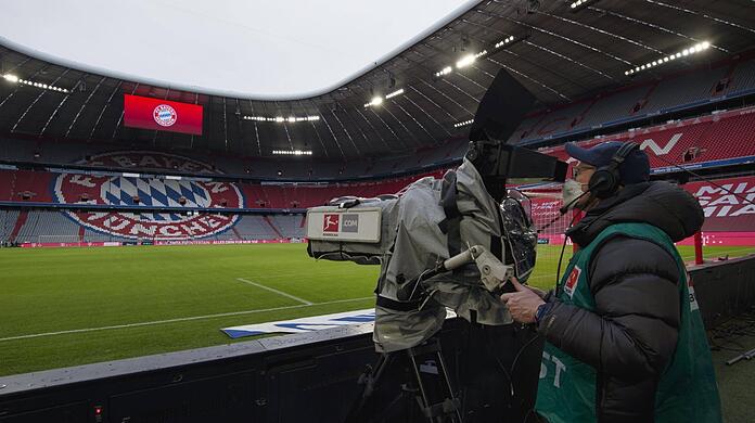 Aktuell ist es der Streaming-Anbieter DAZN, der die Fan-Wut abbekommt: Die Münchner haben ihre Preise um fast 100 Prozent erhöht.