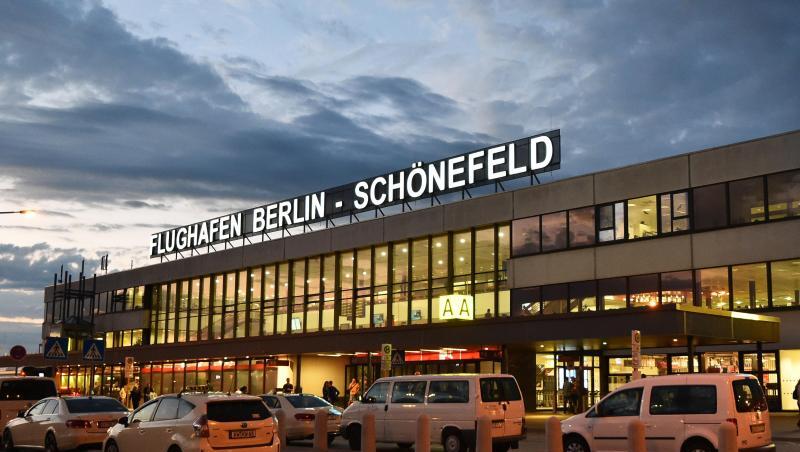 Die Coronaviruskrise hat den Verkehr an den beiden Bestandsflughäfen verglichen mit den Vorjahreszahlen einbrechen lassen. Die Coronaviruskrise hat den Verkehr an den beiden Bestandsflughäfen verglichen mit den Vorjahreszahlen einbrechen lassen.
